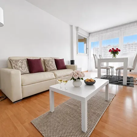Porte De Paris, Spacieux T3, Terrasse Et Parking Lejlighed Vanves