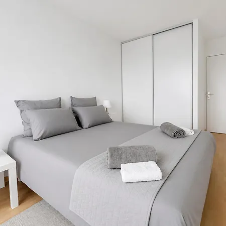 Porte De Paris, Spacieux T3, Terrasse Et Parking * Vanves